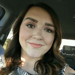 Meet your Posher, Lindsee